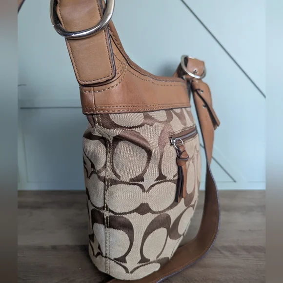 Coach Signature Bleecker Bucket Crossbody Bag - Picture 4 of 12